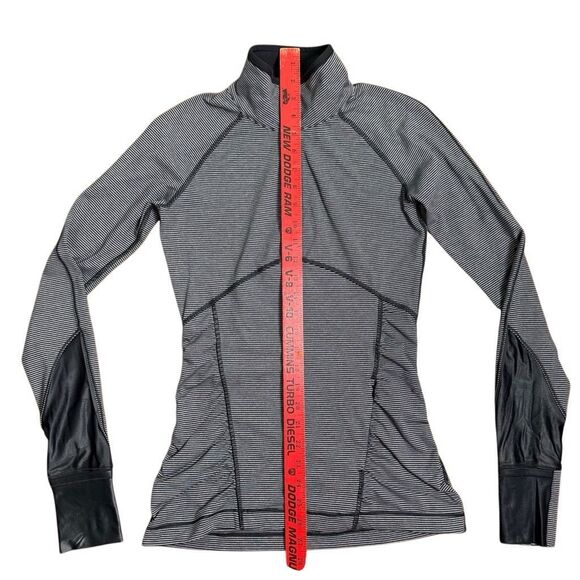Lululemon Kriss Cross 1/2 Zip Pullover Tonka Stripe Black Women’s Size 4 - Picture 9 of 10